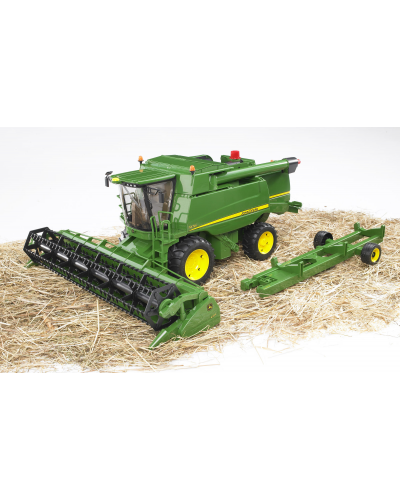 MOISSONNEUSE-BATTEUSE JOHN DEERE T670i